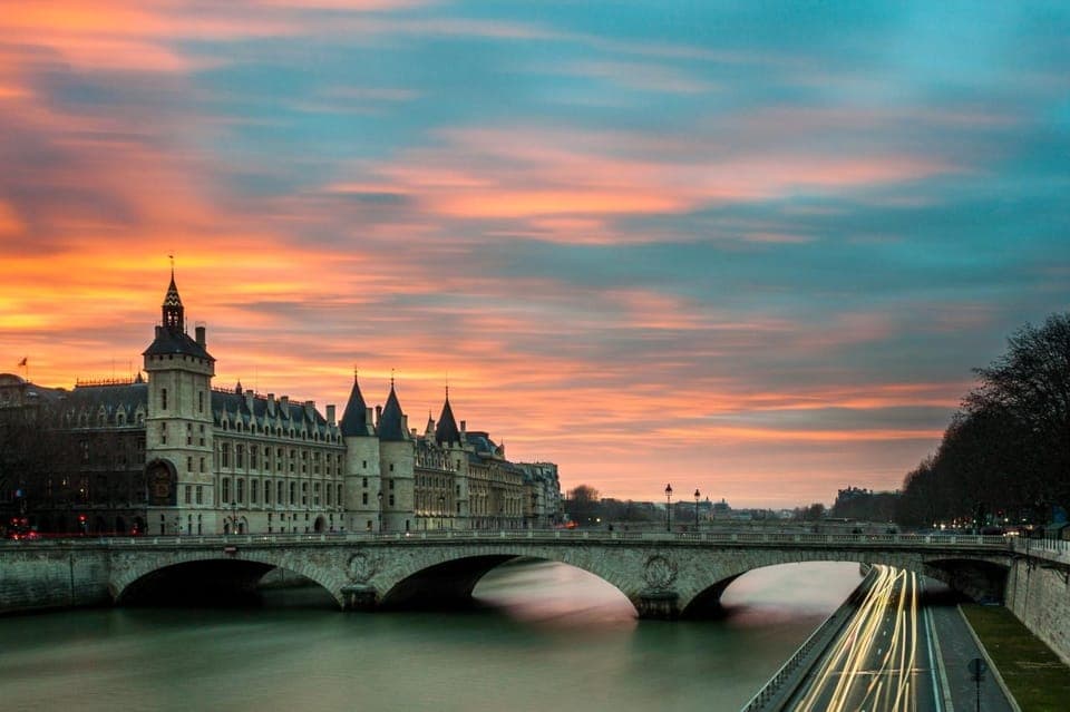 Louvre Museum Entry Ticket and Seine River Cruise Gallery Image 4