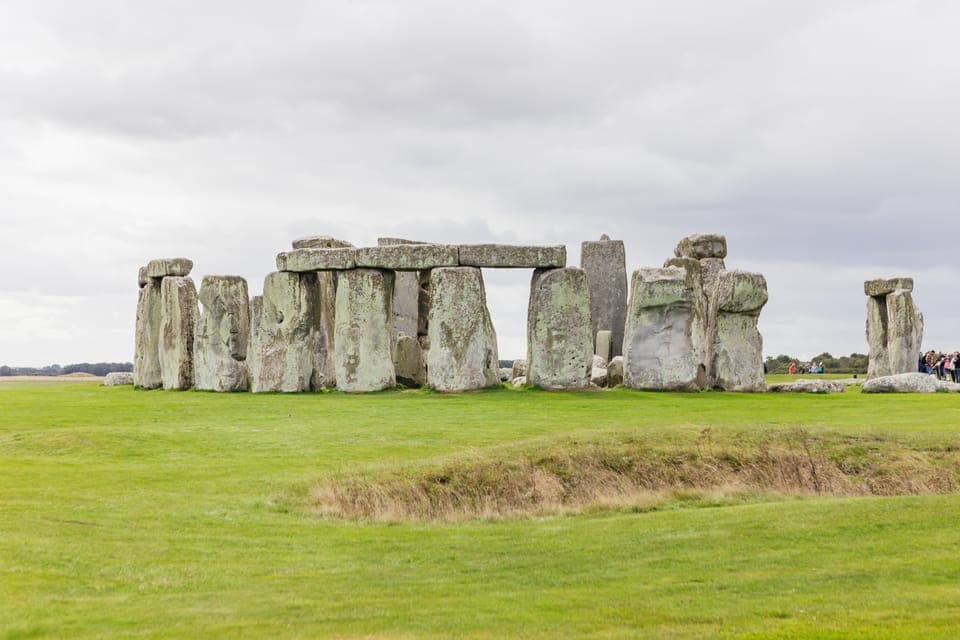 Windsor Castle, Stonehenge & Bath Full-Day Tour Gallery Image 2