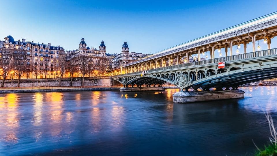 Night River Cruise On The Seine With Waffle Tasting Gallery Image 3