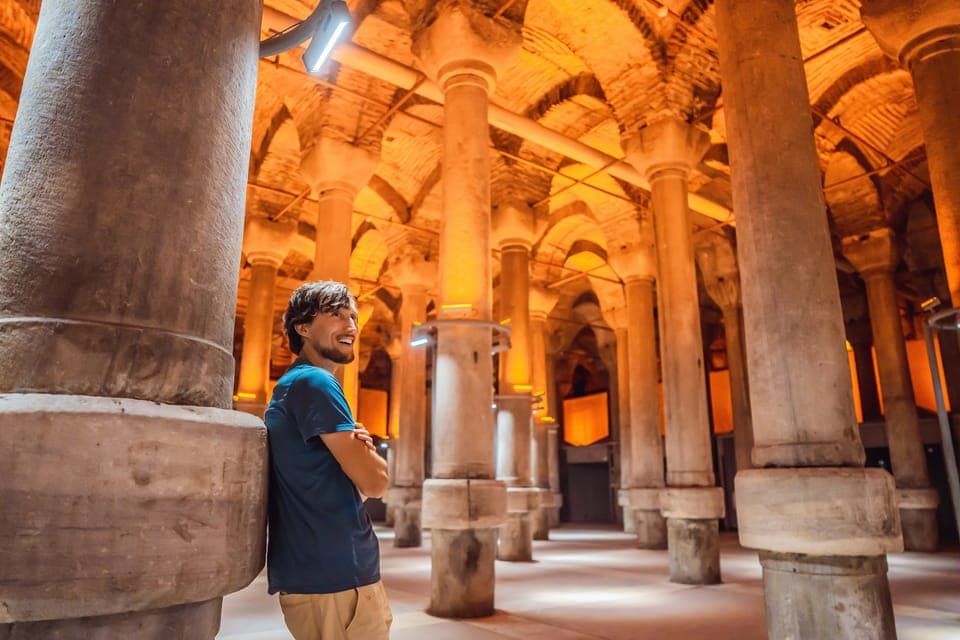 36. Istanbul: Istanbul Night Walking Tour - Image 36
