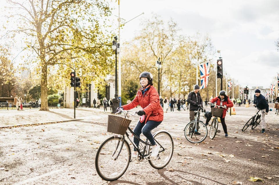 8. Parks and Palaces Guided Morning Bike Tour - Image 8