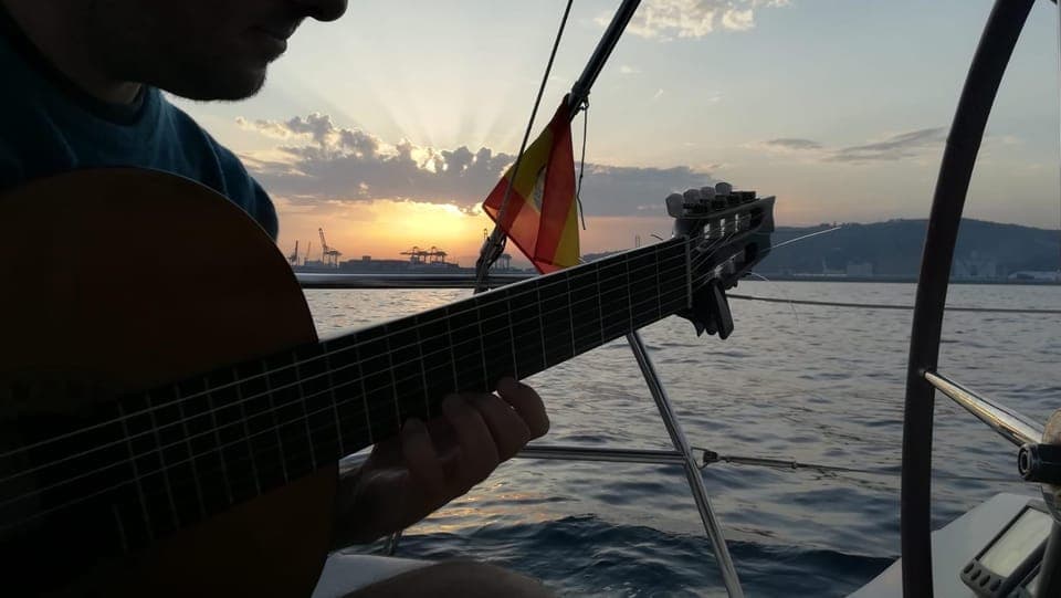 Sunset Sailing with Live Guitar Music and Tapas Gallery Image 3
