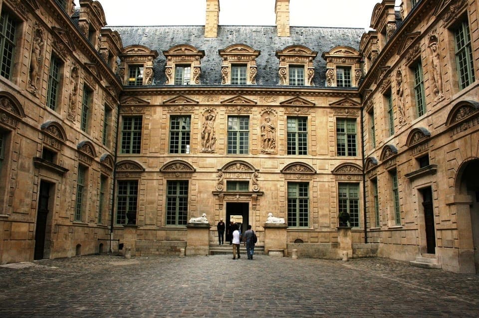 Le Marais Highlights Guided Small Group Walking Tour Gallery Image 2