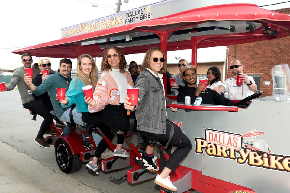 Dallas Party Bike Pub Crawl in Deep Ellum Gallery Image 2