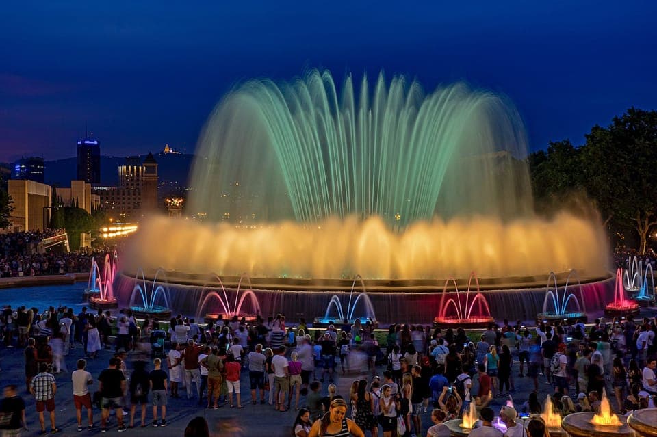 Barcelona Cable Car Sky Views, Magic Fountain & Castle Visit Gallery Image 1