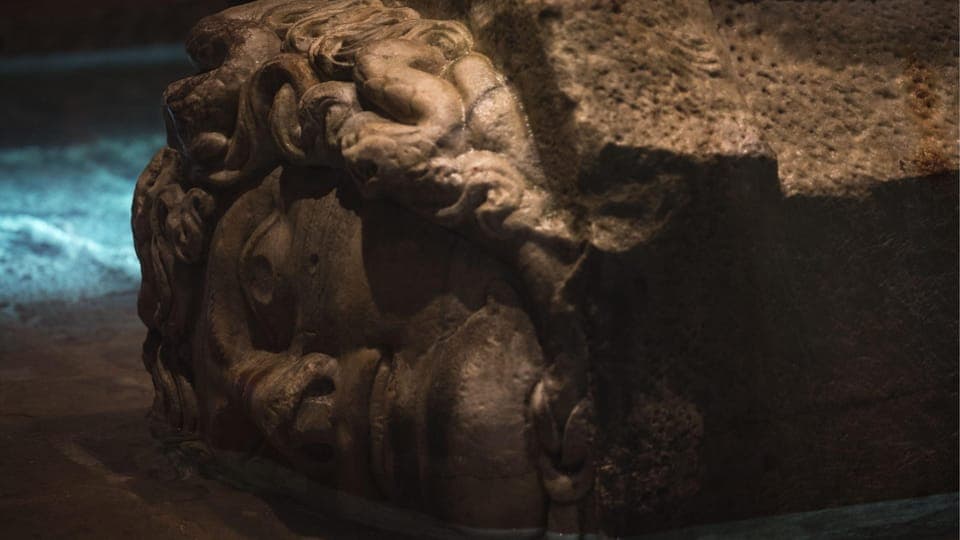 Istanbul's Exclusive Duo: Basilica Cistern & Topkapı Palace Gallery Image 1