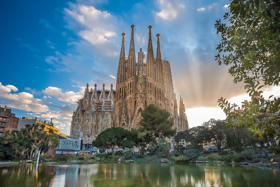 Sagrada Familia and Park Guell Full-Day Tour Gallery Image 2