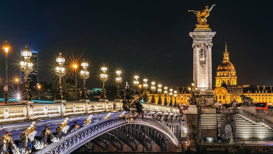 Night River Cruise On The Seine With Waffle Tasting Gallery Image 2
