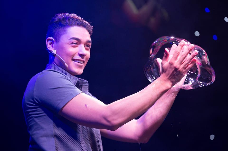 The Gazillion Bubble Show Gallery Image 1