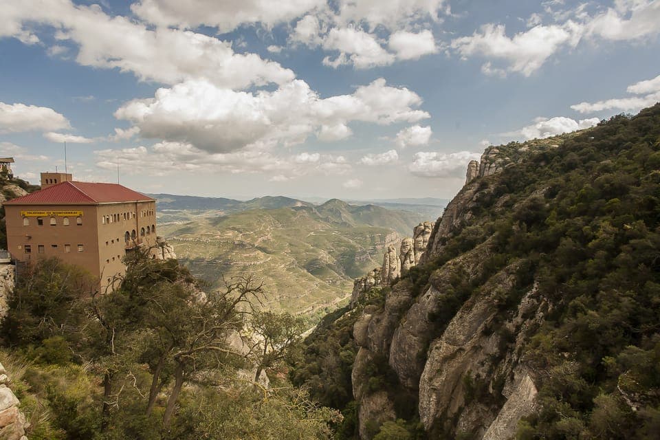 Tot Montserrat: Transport, Museum Tickets, and Lunch Gallery Image 4