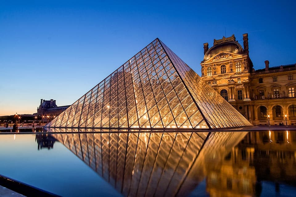 10. Louvre Reserved Access and Boat Cruise - Image 10