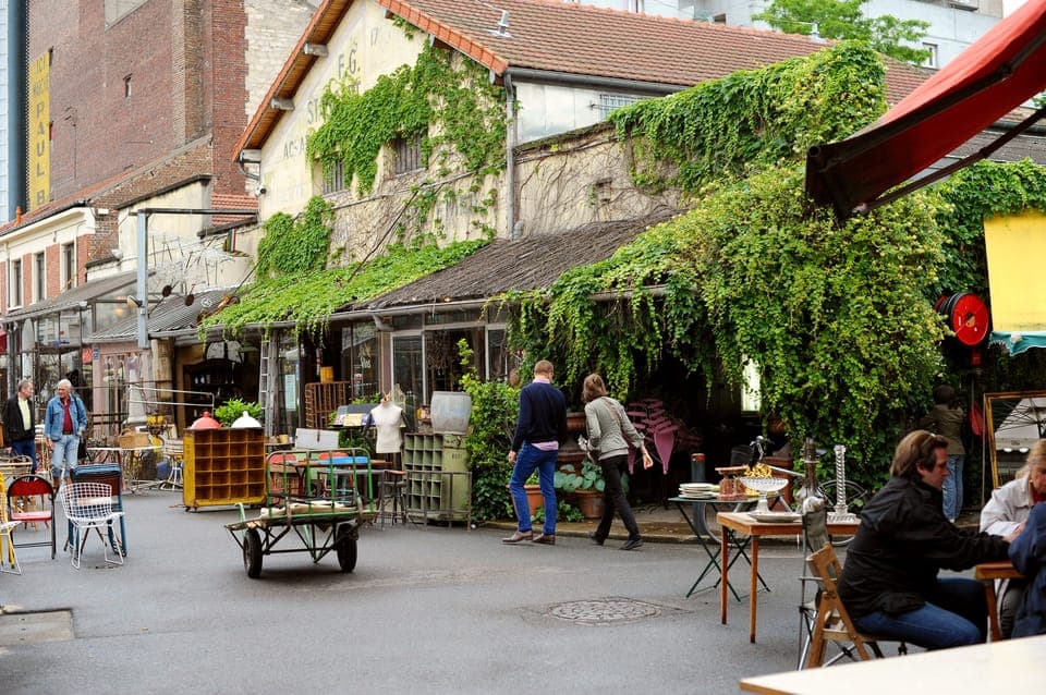 Flea Market Insider's Tour. extra-small group tour Gallery Image 2