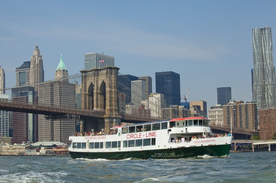 31. Circle Line 2.5 Hour Best of NYC Boat Cruise - Image 31