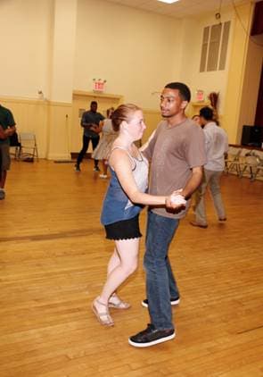 Harlem Swing Dance History Stroll and Dance Class Gallery Image 3