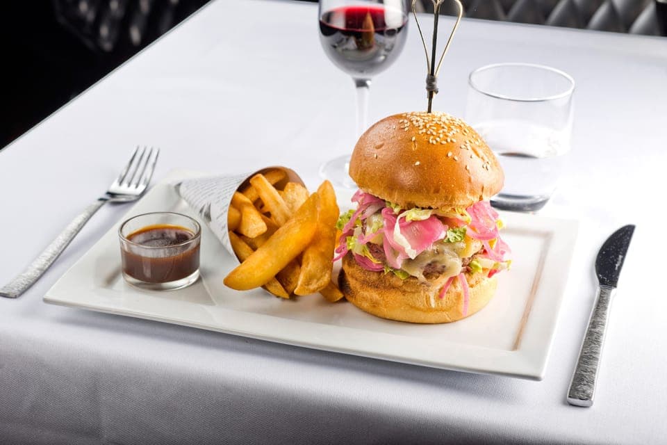 1-Hour Sightseeing Cruise and 3-Course Bistro Dinner Gallery Image 3
