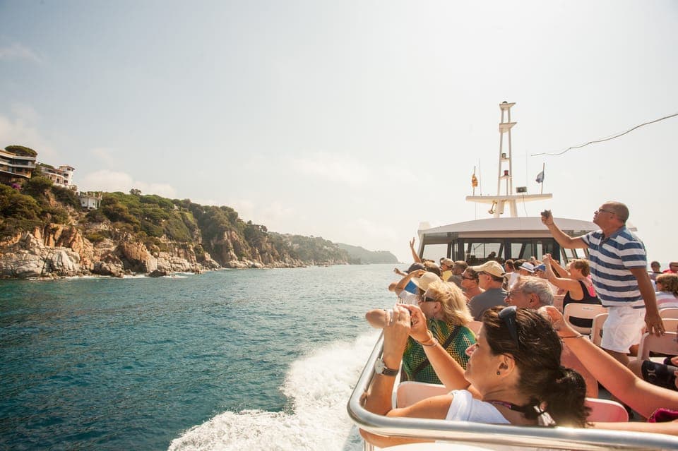 19. From Barcelona: Costa Brava Day Tour with Boat Trip - Image 19