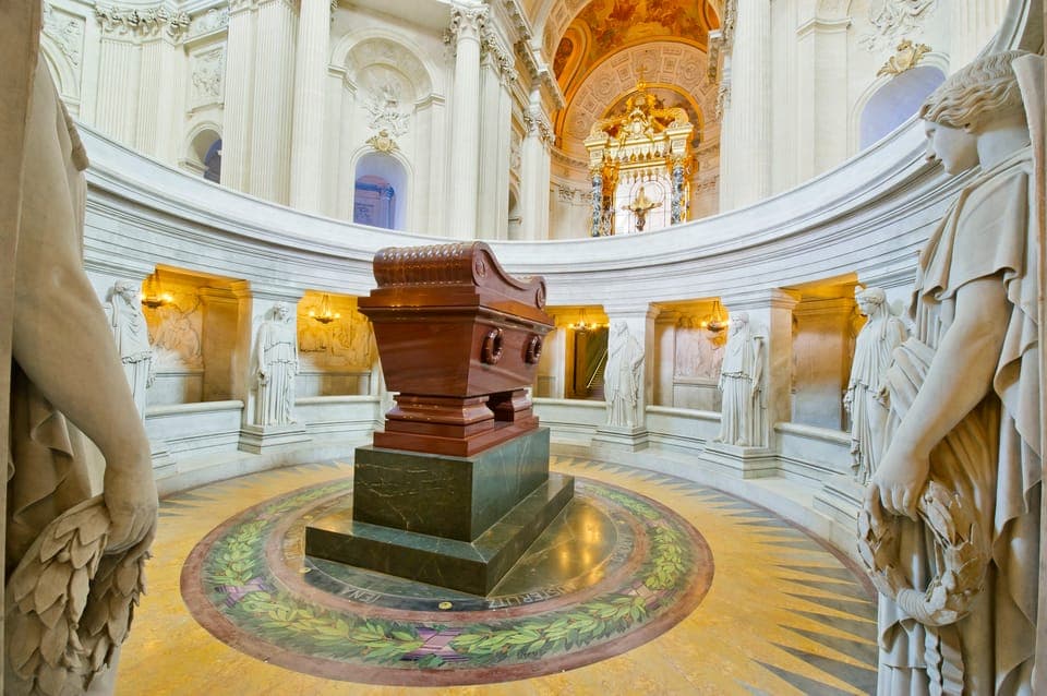 Les Invalides: Napoleon's Tomb & Army Museum Entry Gallery Image 4