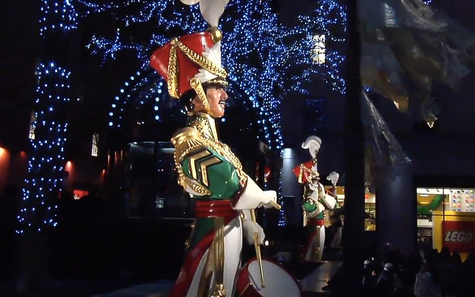 From Manhattan: Dyker Heights Holiday Bus Tour Gallery Image 3