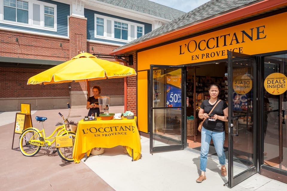Woodbury Common Premium Outlets Shopping Trip Gallery Image 4