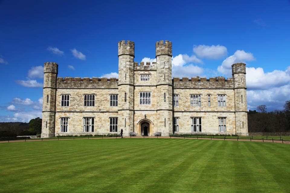 33. Leeds Castle, Canterbury, Dover, Greenwich & Free Snack Pack - Image 33