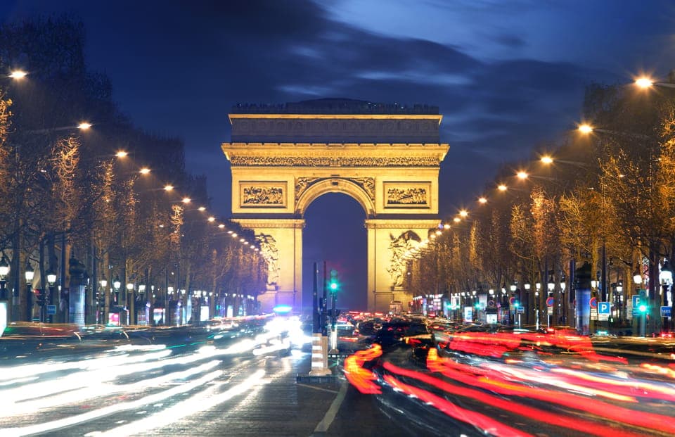 Panoramic Night Tour with Audio Guide and Host Gallery Image 4