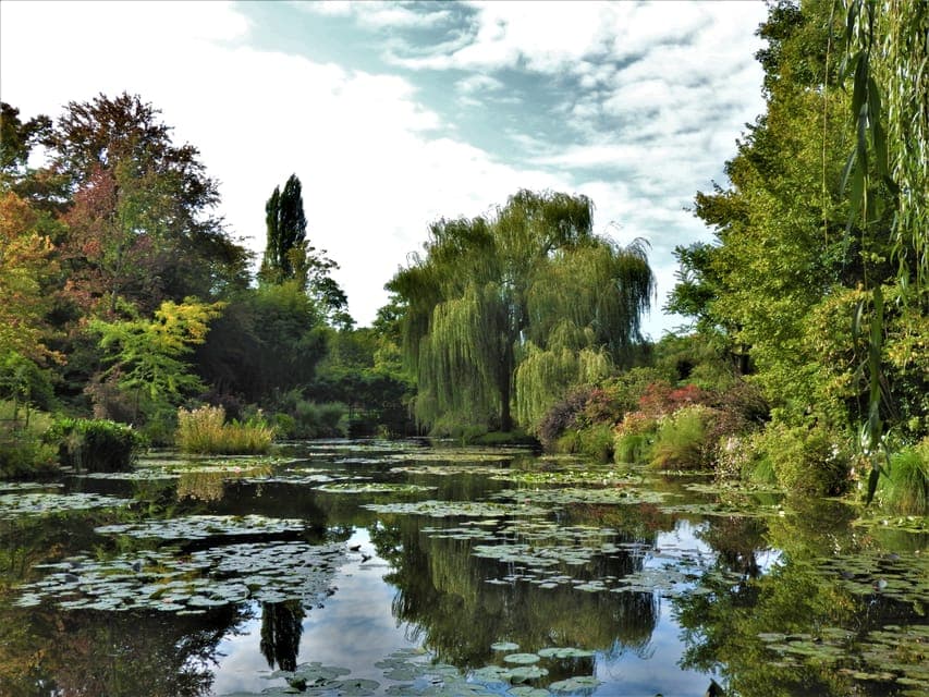 Giverny: Monet’s House and Gardens Skip-the-Line Tour Gallery Image 3