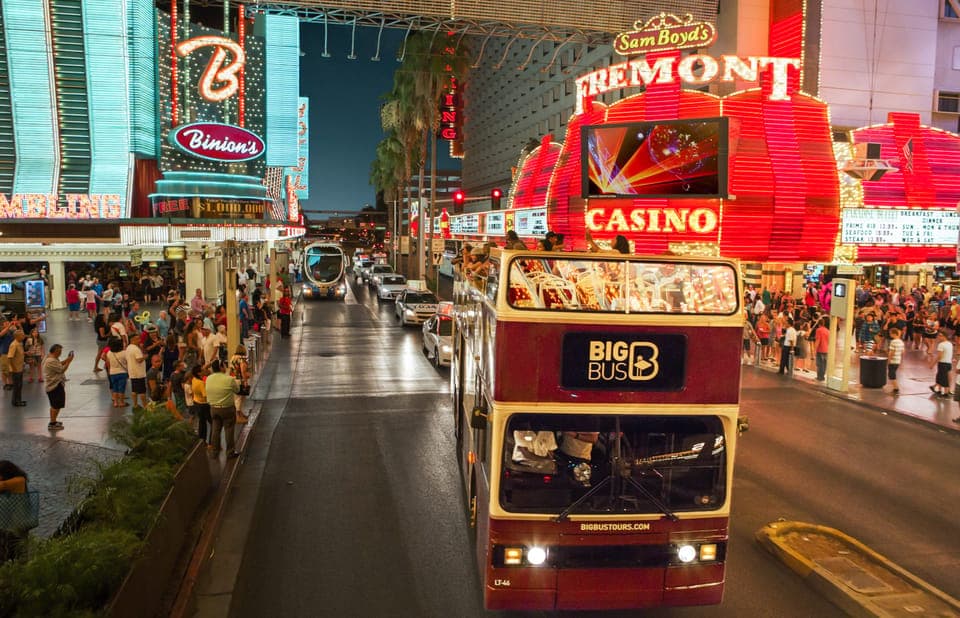 Vegas After Dark Night Tour with Free Drink (21+) Gallery Image 2