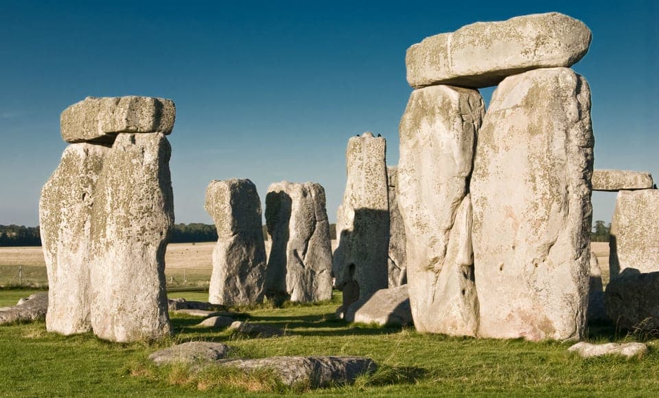 From London: Windsor Castle and Stonehenge Day Trip Gallery Image 3