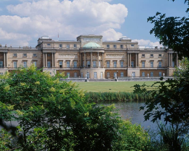 Buckingham Palace and Stonehenge Tour Gallery Image 1