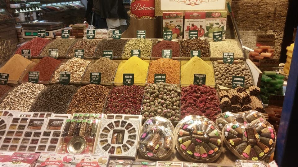 Istanbul: Morning Bosphorus Boat Tour with Spice Bazaar Gallery Image 3