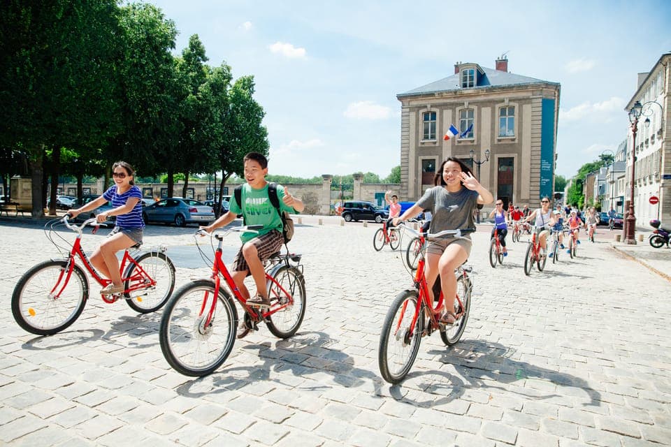 41. From Paris: VIP Versailles Bike Tour & Kings Apartment Tour - Image 41