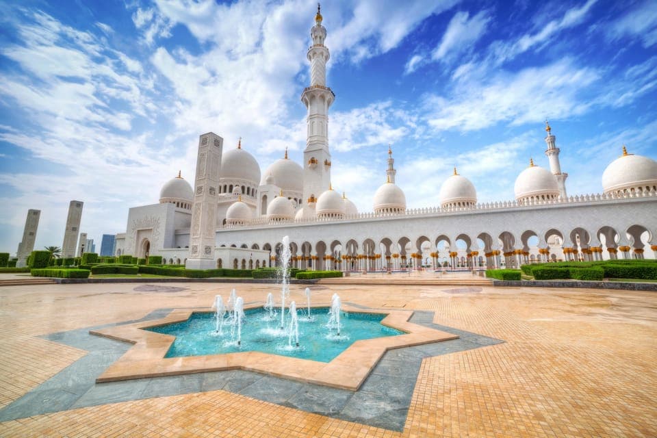 From Dubai: Abu Dhabi City Sightseeing & Sheikh Zayed Mosque Gallery Image 3