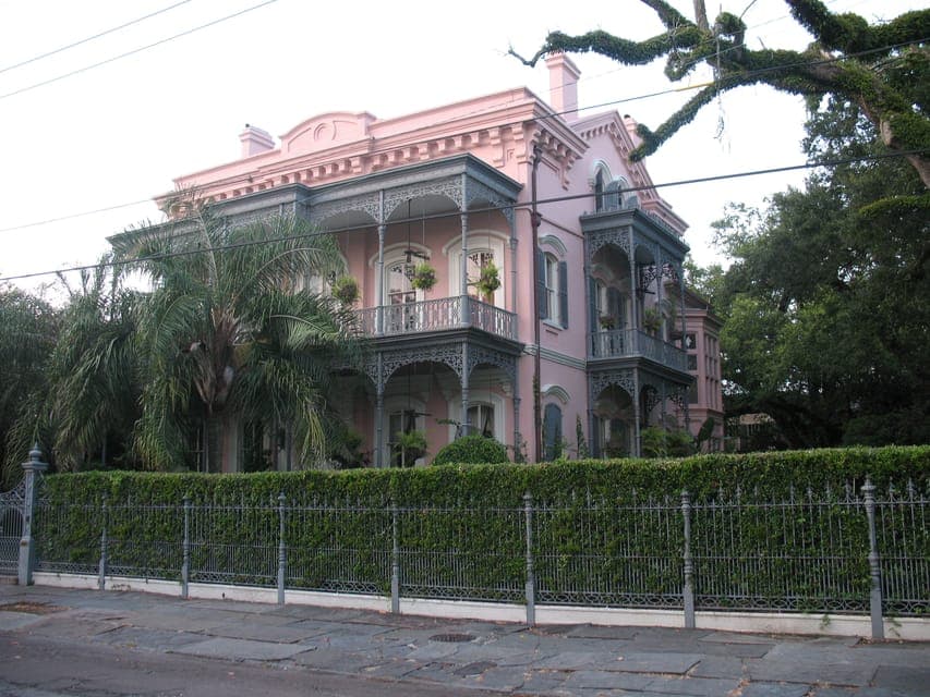 Garden District Walking Tour - Image NaN