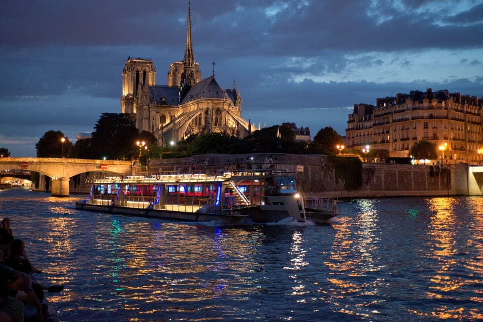 Eiffel Tower Dinner Cruise with a Moulin Rouge Show Gallery Image 2