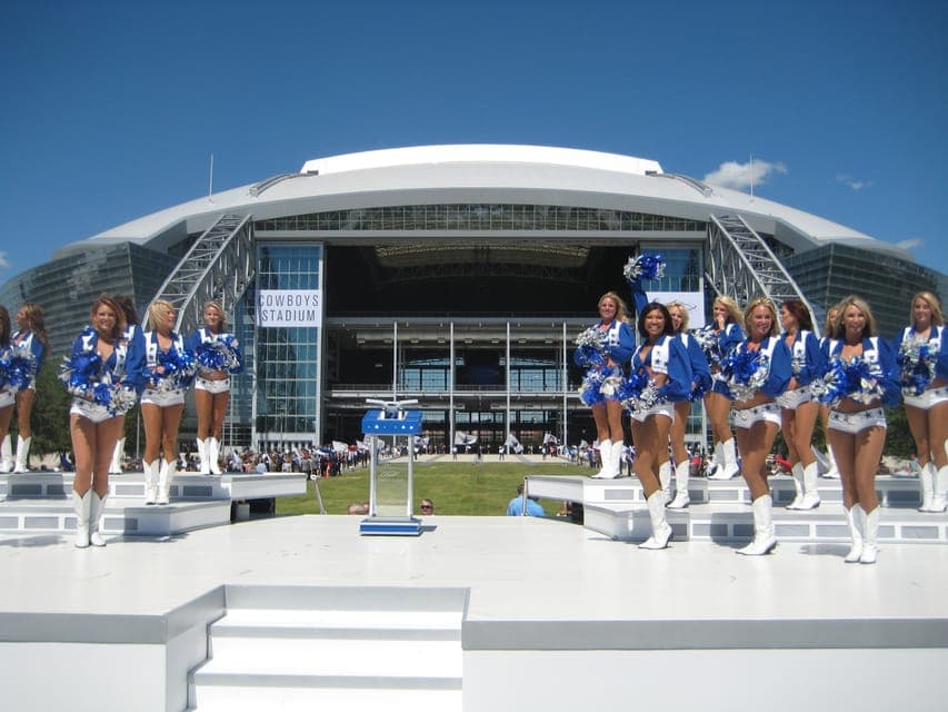 VIP Guided Cowboys Stadium Tour and City Sightseeing Gallery Image 3