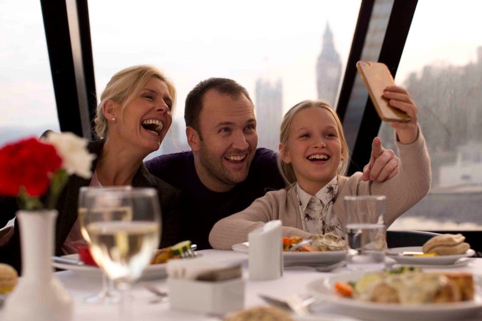 London River Thames Lunch Cruise Gallery Image 2