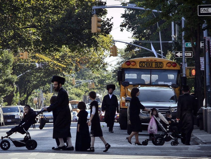 From Manhattan: 5-Hour Bronx, Queens, and Brooklyn Bus Tour Gallery Image 2