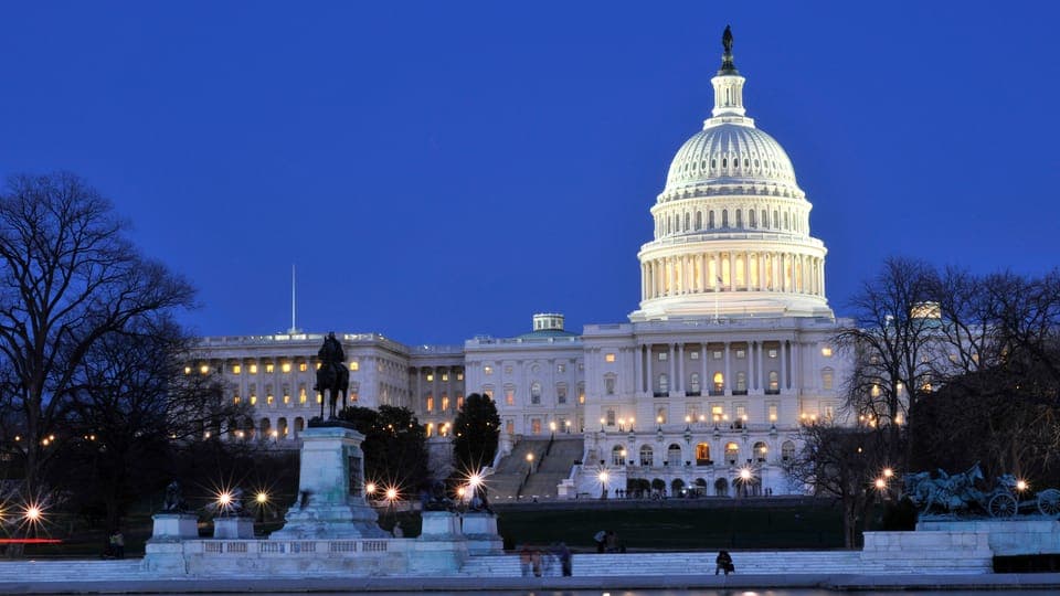 4. Washington DC: Small-Group 3-Hour Night Tour - Image 4