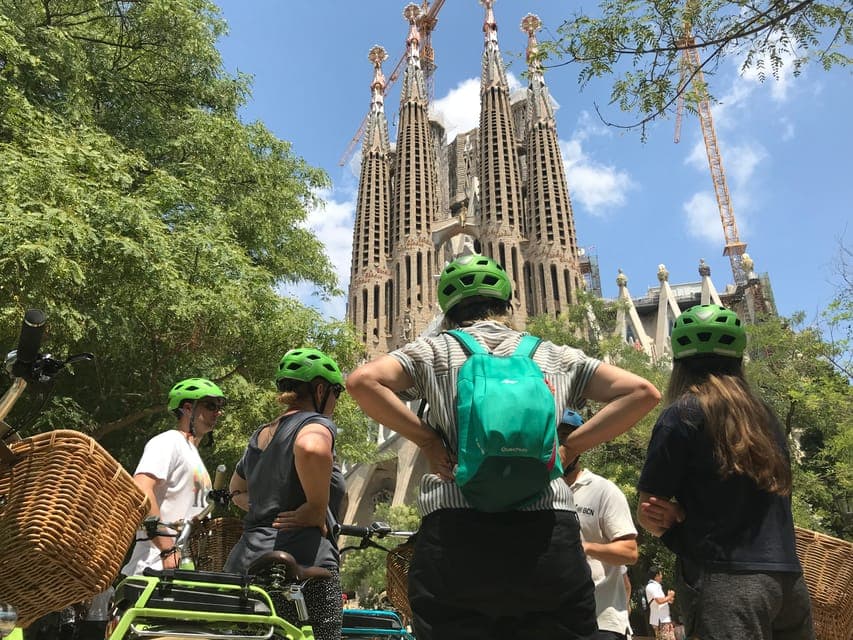 2.5-Hour Bike or E-Bike Historical Tour Gallery Image 1