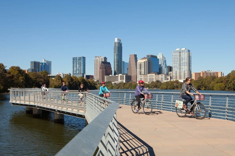 2-Hour Sightseeing Bike Tour Gallery Image 1