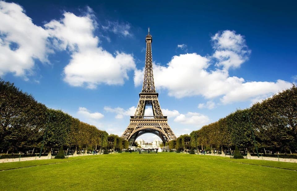 20. From London: Paris Day Trip with Lunch on Eiffel Tower - Image 20