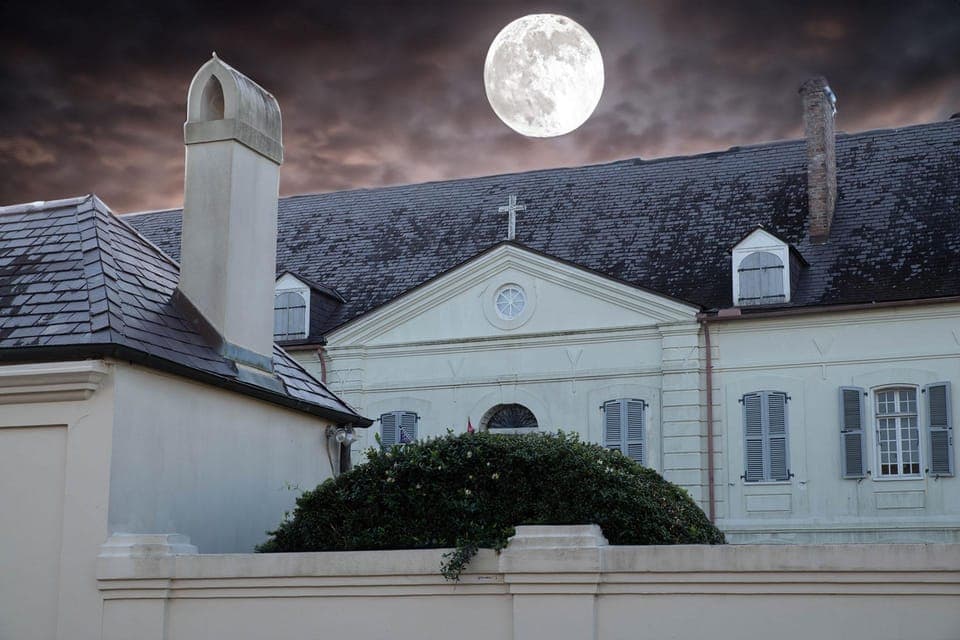 French Quarter, Witches, Voodoo, & Ghost Tour Gallery Image 2
