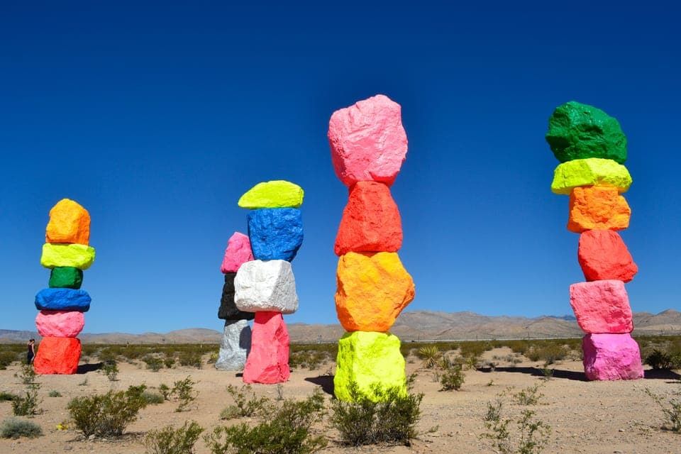 Grand Canyon, Hoover Dam & 7 Magic Mountains Tour Gallery Image 3