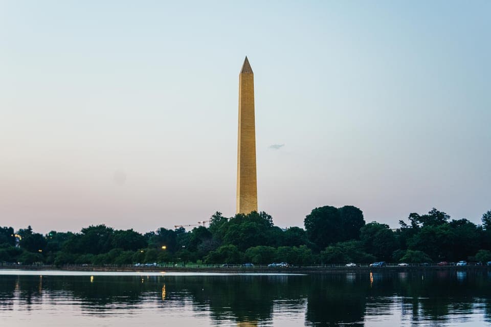 Washington DC: National Mall Night Bus Tour Gallery Image 4