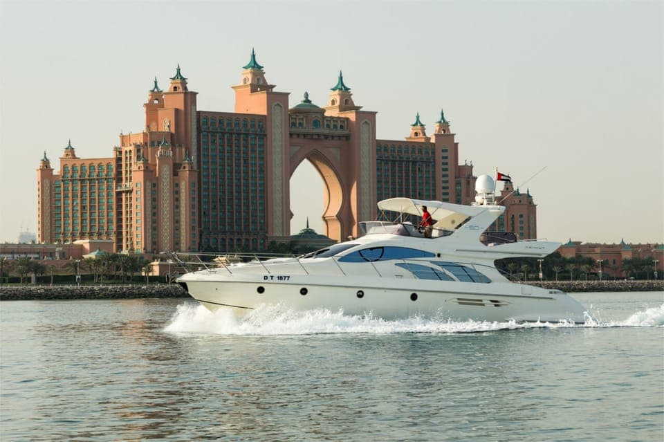 5. Private Luxury Yacht Cruise for up to 20 People - Image 5