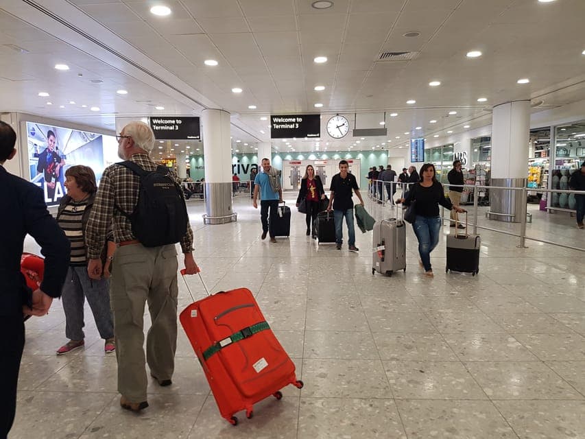 Shared Transfer from Heathrow Airport to London Gallery Image 1