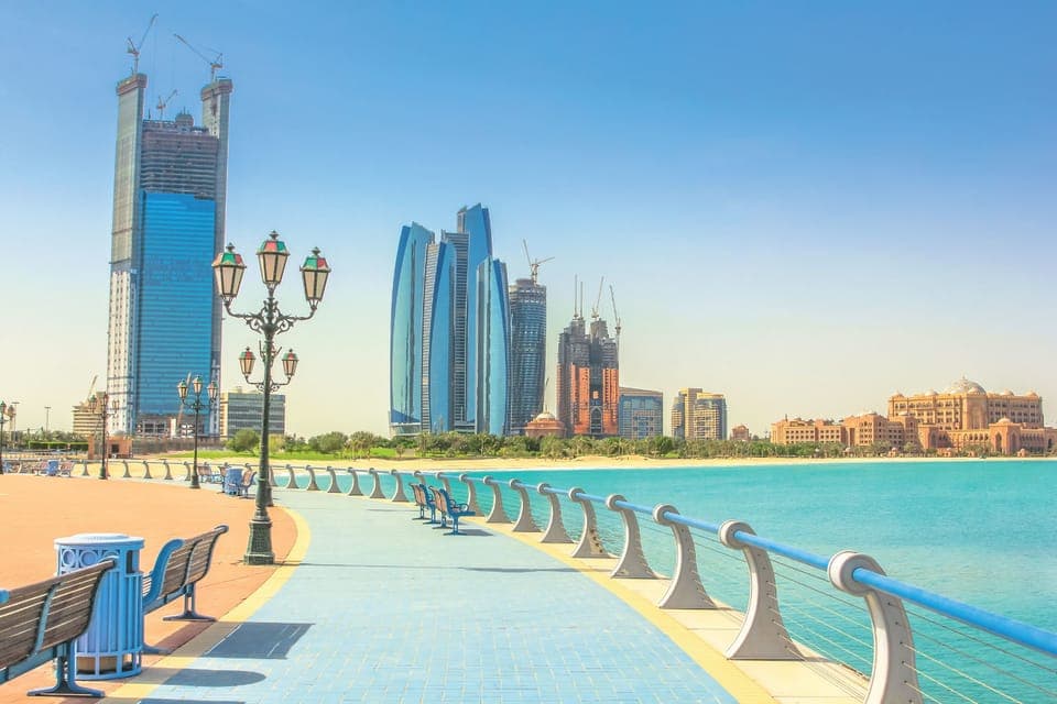 From Dubai: Abu Dhabi Day Tour with Optional Lunch Gallery Image 1