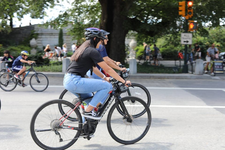 17. Electric Bike Tour: Classic Manhattan And More! - Image 17