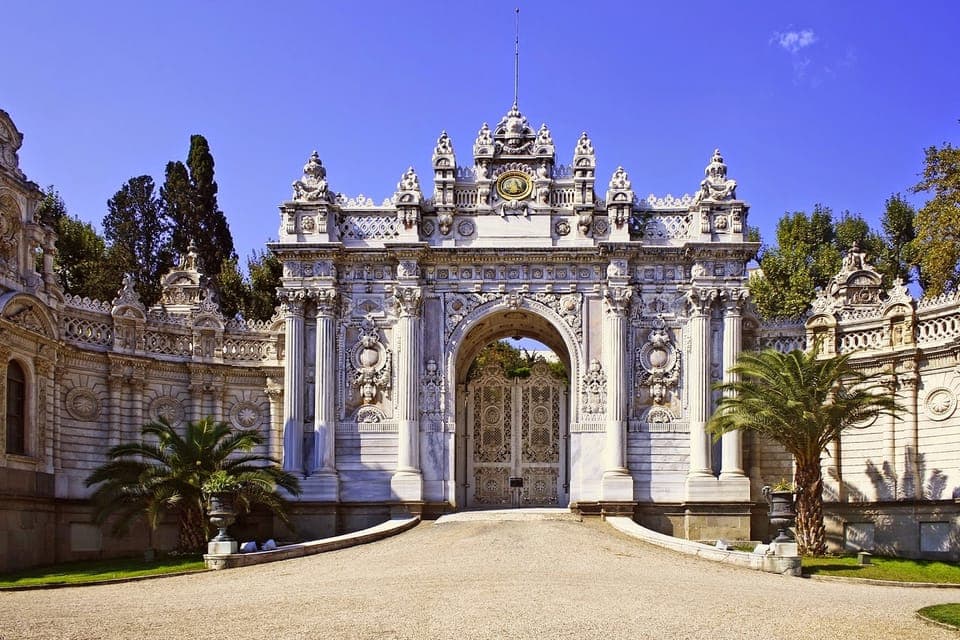 Istanbul: Full-Day Tour with Dolmabahce & Bosphorus Cruise Gallery Image 2