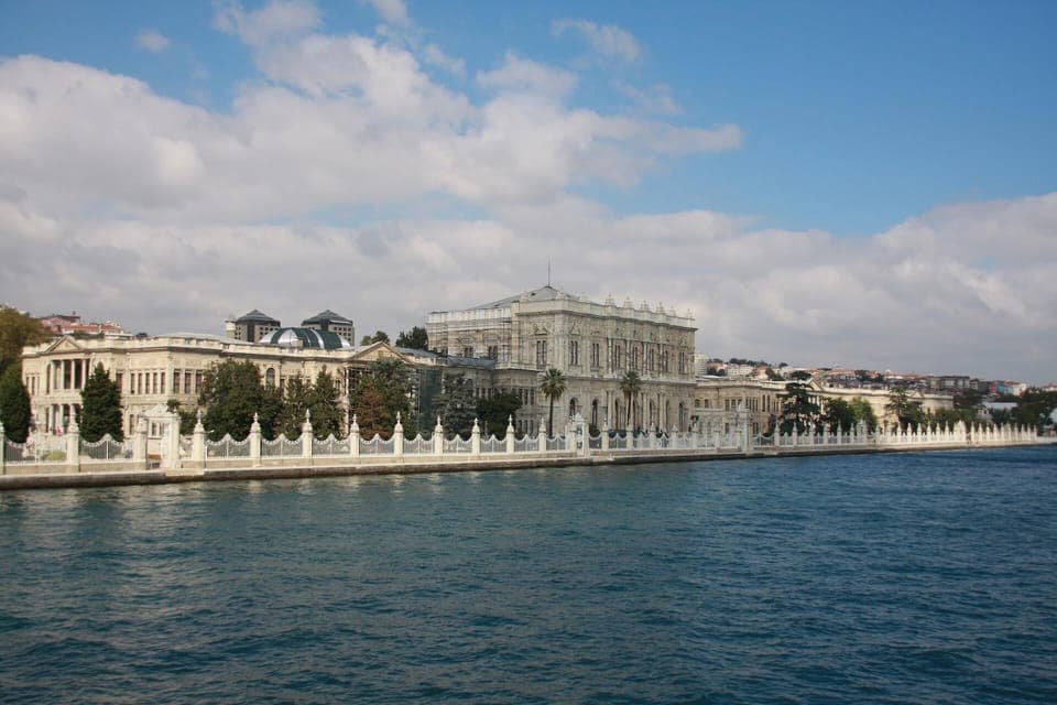 33. Istanbul: Full-Day Tour with Dolmabahce & Bosphorus Cruise - Image 33